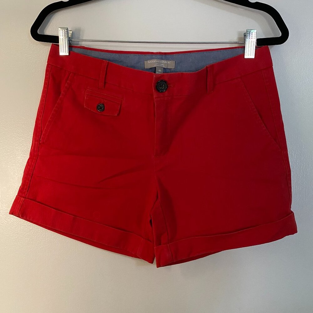 Banana Republic City Chino shorts in red